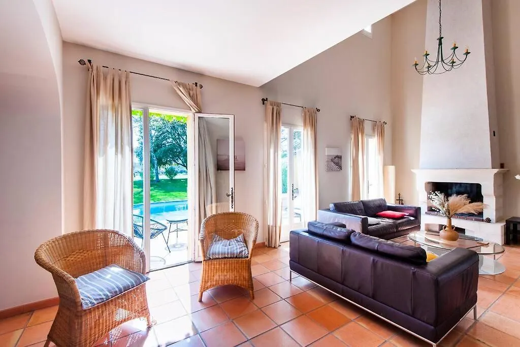 Villa Villa-Provence-Pont-Royal Mallemort France